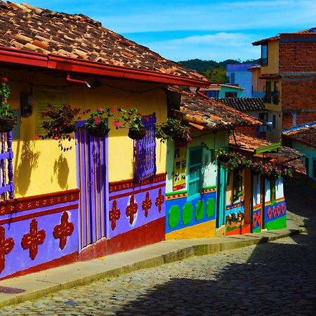 Hotel El Paisaje Guatapé エクステリア 写真