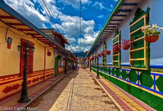 Hotel El Paisaje Guatapé エクステリア 写真