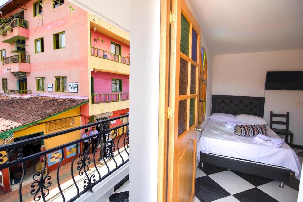 Hotel El Paisaje Guatapé エクステリア 写真