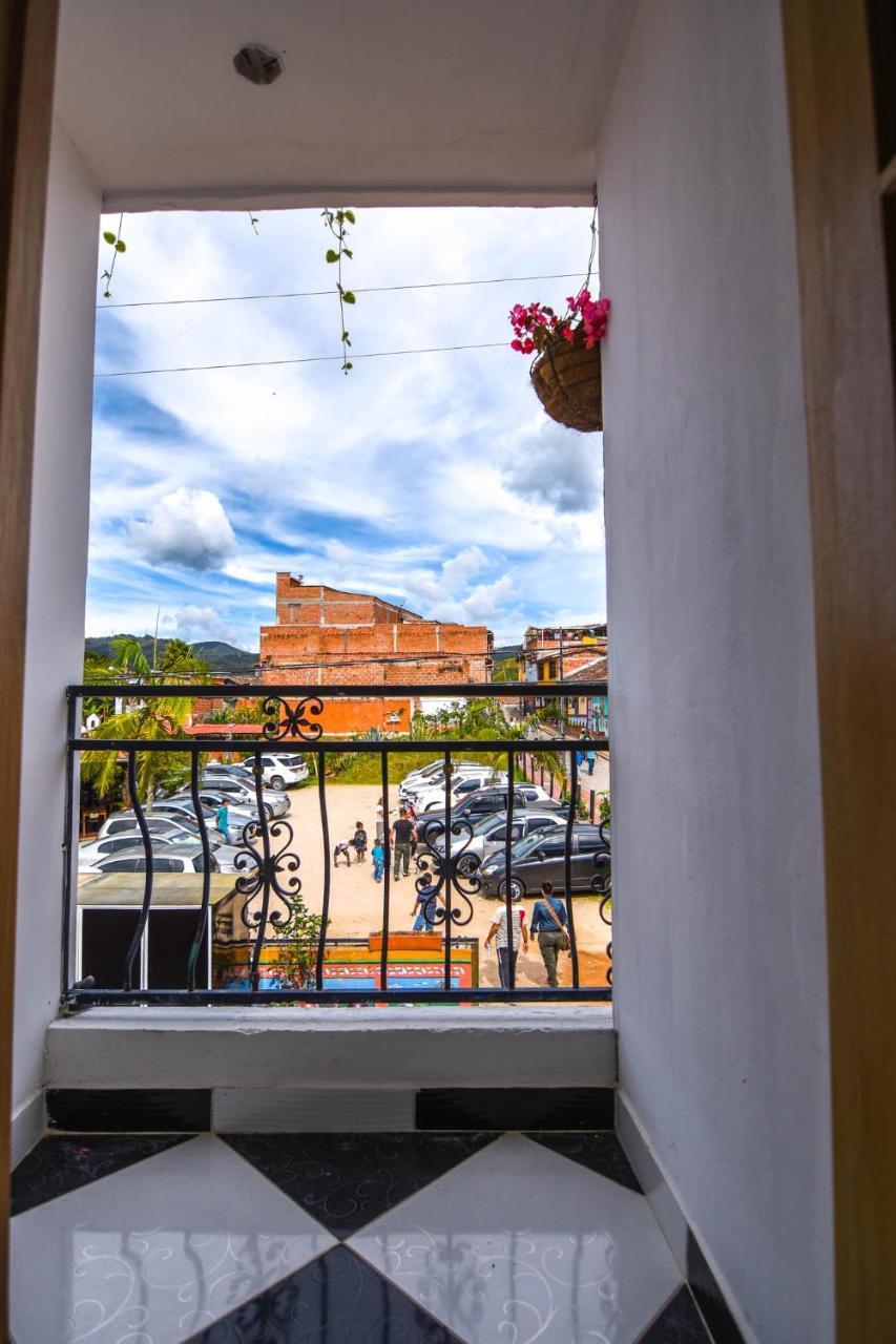 Hotel El Paisaje Guatapé エクステリア 写真