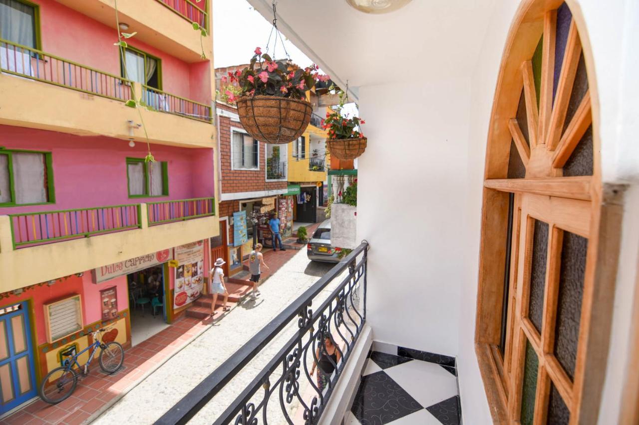Hotel El Paisaje Guatapé エクステリア 写真